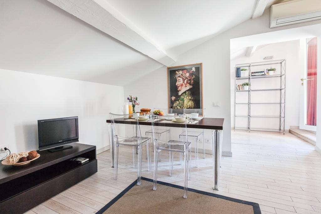 Bed and Breakfast Relais Al Senato Рим Экстерьер фото