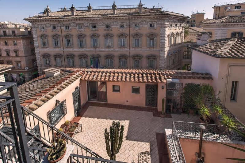 Bed and Breakfast Relais Al Senato Рим Экстерьер фото